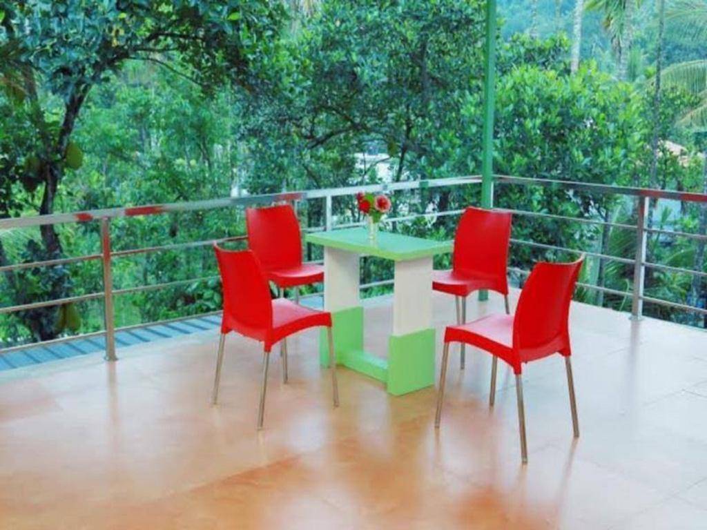 Thekkady Spice Valley Holiday Hotel Exterior photo